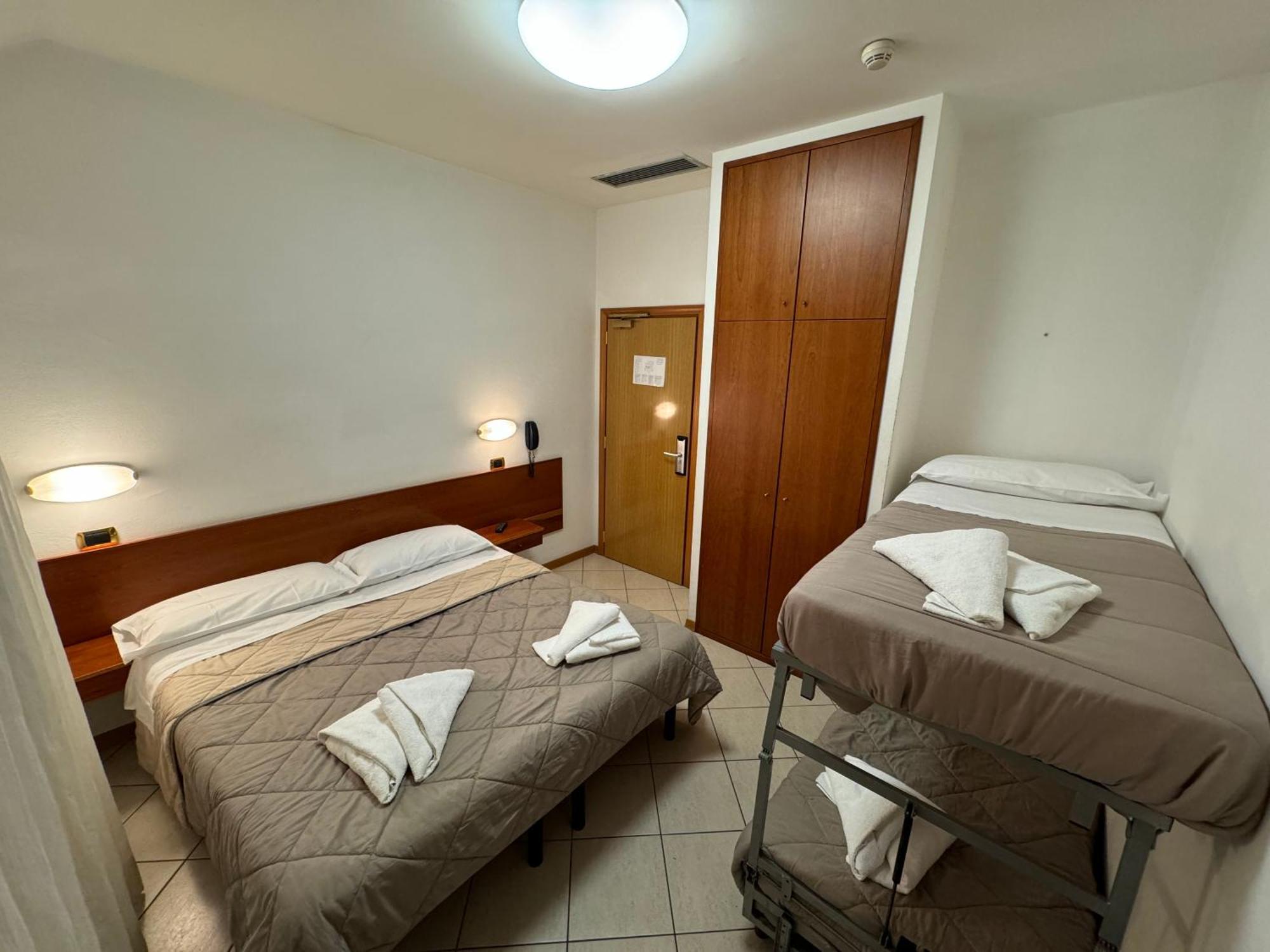 Manola Hotel 3*